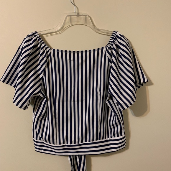 QED LONDON Stripped Tie Up Front Top size Large - Picture 10 of 14